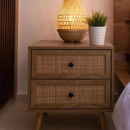 One Bedroom Apartment At Lighthouse Beach *