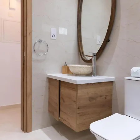 Bali-style One Bedroom At Lighthouse Apartment *